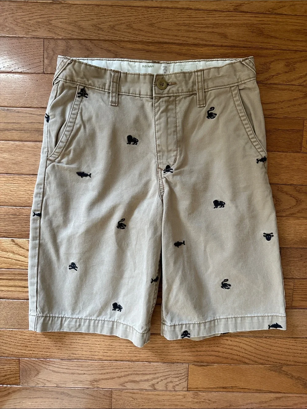 Old Navy boys shorts khaki with navy animals size 10 EUC